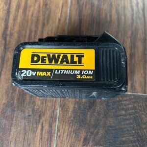 DeWalt 20V Max Lithium Ion Battery - Black